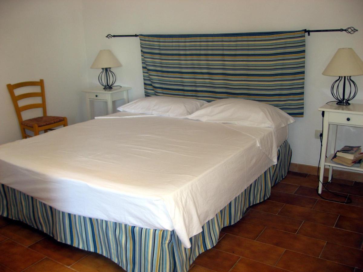Nice Apartments In Waterfront Villa In Bosa Porto Alabe Tresnuraghes Екстериор снимка